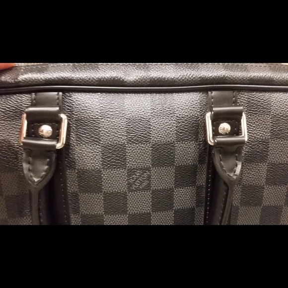 AUTHENTIC LOUIS VUITTON Men’s bag - Picture 4 of 9